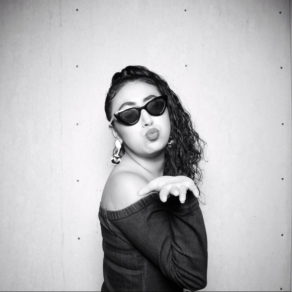 Meet your Posher, Mayra - Picture 1 of 1